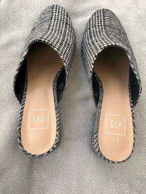 GAP Black and White Houndstooth Slip-On Mules